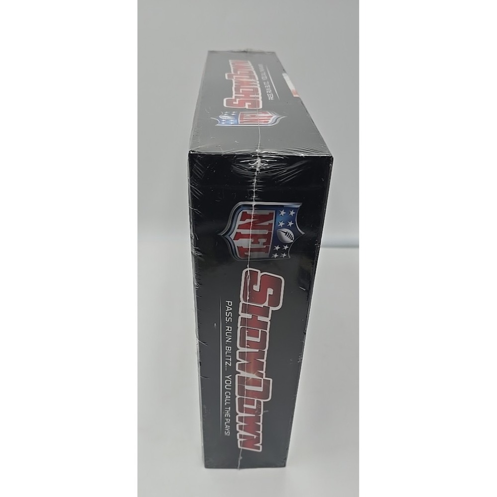 NFL Showdown Board Game Pass Run Blitz You Call The Plays Includes All 32 Teams - Picture 5 of 8